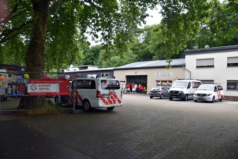 Der Fuhrpark steht bereit